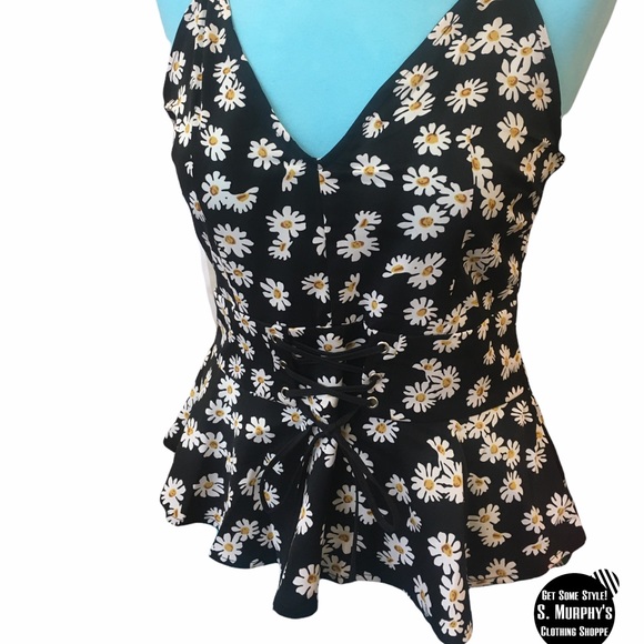 ChicStar Tops - 🌼Daisy Lace Up Ruffle Top Black🌼